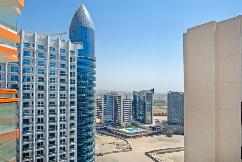 Lively Pop Apartment On The Business Bay Canal Dubai Exterior photo